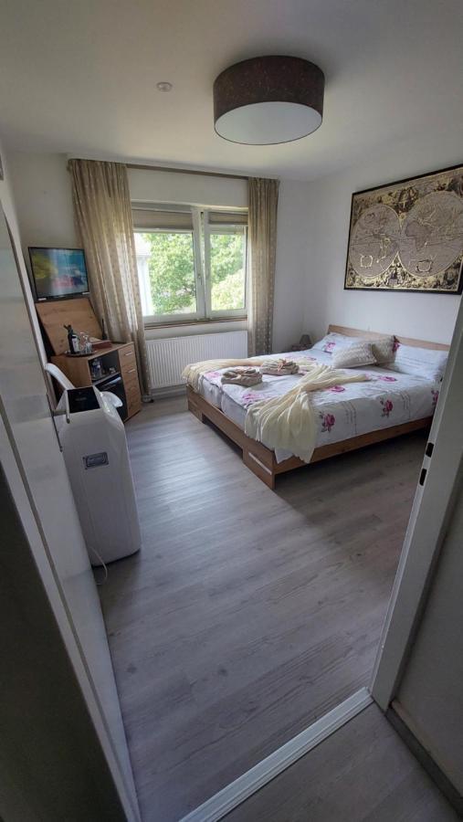 Pension Ringo, Airport Pit Stop, Bahnhof Und Flughafen In Der Naehe Baden-Baden Luaran gambar