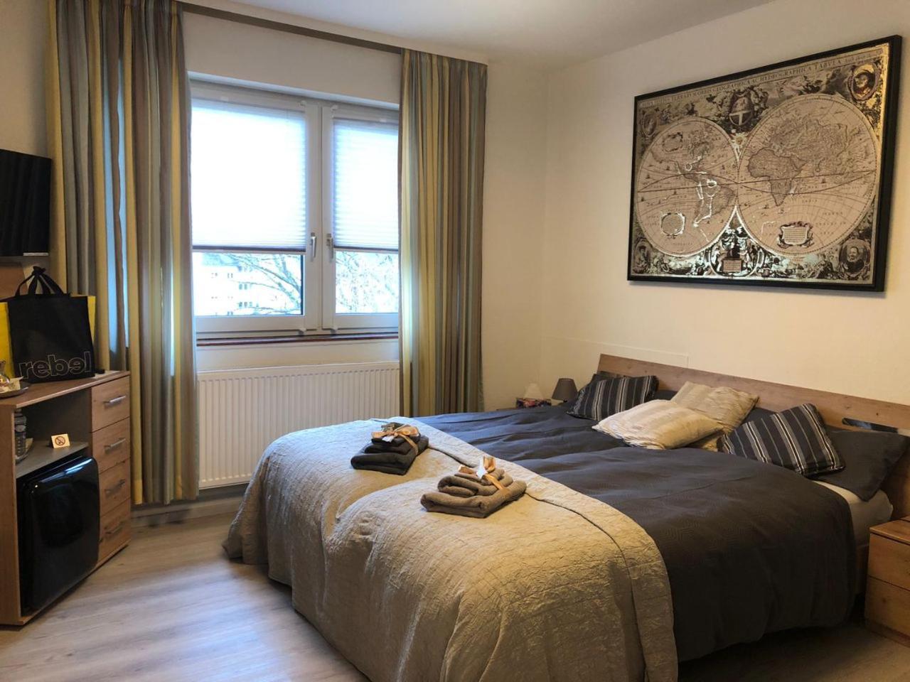 Pension Ringo, Airport Pit Stop, Bahnhof Und Flughafen In Der Naehe Baden-Baden Luaran gambar